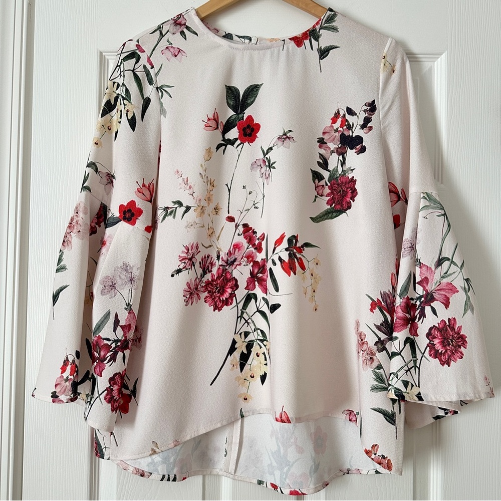 Beautiful Floral Bell Sleeve Blouse Top Cream White Multicolor Size Large